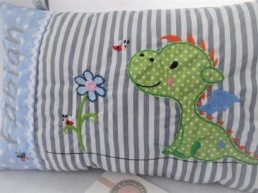 Preview: ★ ca. 35x25 cm Kissen kleiner süßer Drache Wunschname Geburt Taufe Einschulung Reisekissen  ★ von Lüttentüddel