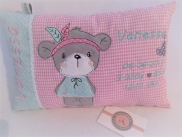 Preview: ca. 35x25 cm Kissen kleines tapferes Indianer Bär Mädchen Baby Wunschname Geburt Taufe Einschulung Reisekissen von Lüttentüddel