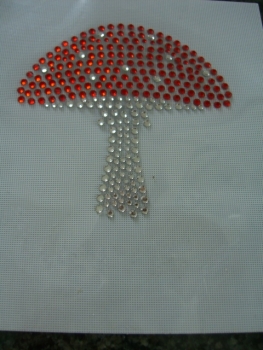 Fliegenpilz Glückspilz Pilz Strass HOTFIX HOTGLUE Bügelbild Applikation