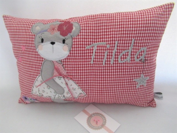 ★ ca. 35x25 cm Kissen kleines Blumenmädchen Bär Baby Wunschname Geburt Taufe Einschulung Reisekissen  ★ von Lüttentüddel