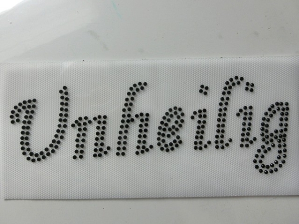Unheilig Black Hotfix Hotglue Bügelbild Jacke Bluse Mantel Top Strass Schriftzug etc